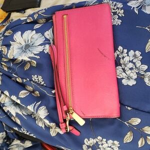Coach Wristlet – Pretty in pink